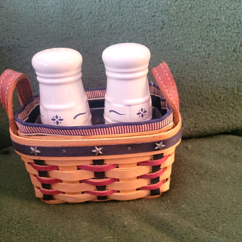 LONGABERGER Proudly American SALT & PEPPER SHAKER BASKET Woven Traditions Blue